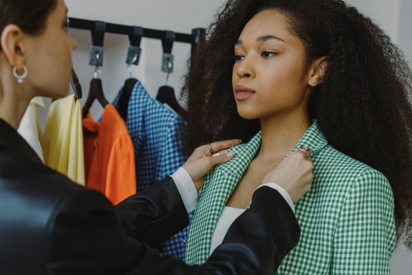 Les meilleures chemises hawaïennes pour homme : styles tendance à adopter